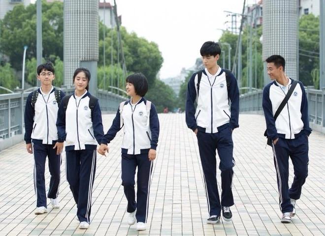 Cha chi hơn 23 triệu đồng/tháng tiêm hormone tăng trưởng cho con gái 12 tuổi, sau 6 tháng cao thêm 4cm- Ảnh 2.