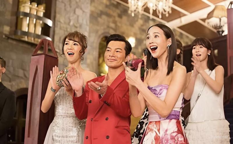 Viral clip 3 mỹ nhân hạng A Hoa ngữ ngồi ăn ở vỉa hè Sài Gòn, còn tuyên bố "cơ hội duy nhất trong đời"- Ảnh 3.