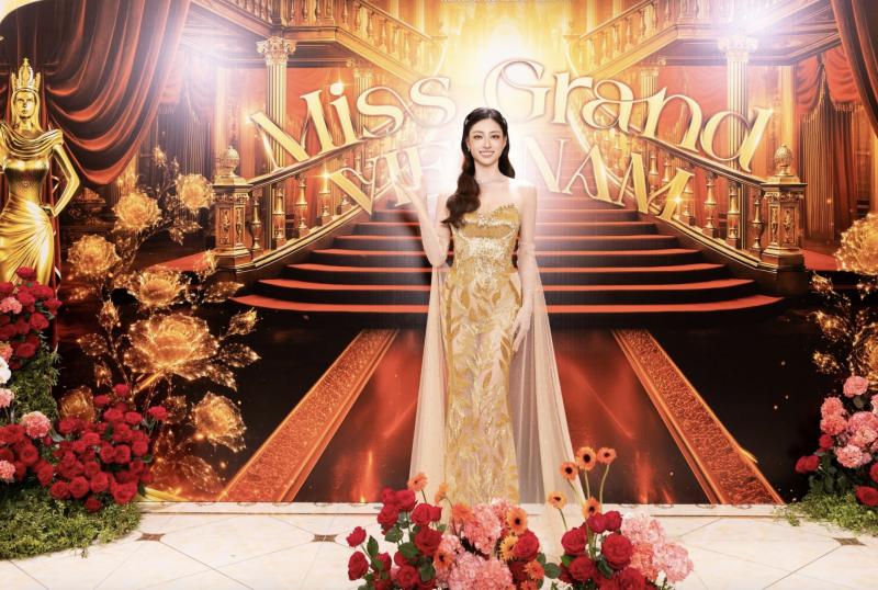Thảm đỏ Chung kết Miss Grand Vietnam: Kỳ Duyên - Thiên Ân ôm nhau tình tứ, Thanh Thuỷ quá slay! - Ảnh 12.