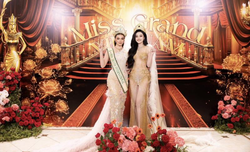 Thảm đỏ Chung kết Miss Grand Vietnam: Kỳ Duyên - Thiên Ân ôm nhau tình tứ, Thanh Thuỷ quá slay! - Ảnh 18.