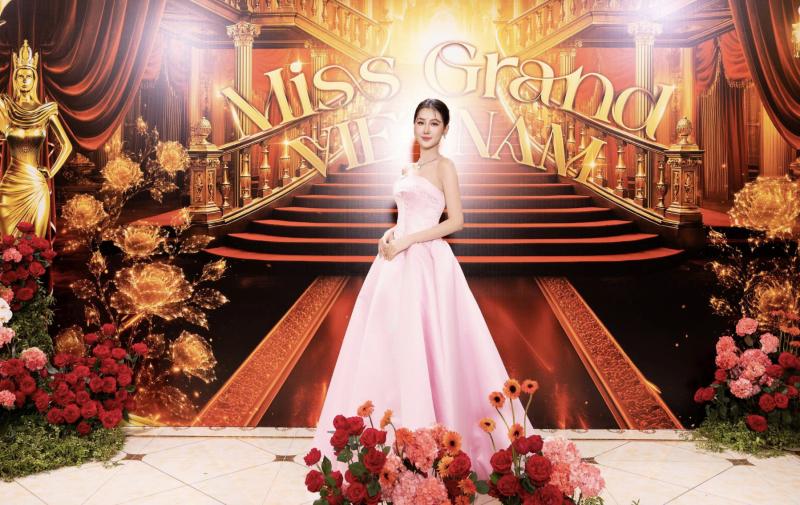Thảm đỏ Chung kết Miss Grand Vietnam: Kỳ Duyên - Thiên Ân ôm nhau tình tứ, Thanh Thuỷ quá slay! - Ảnh 19.