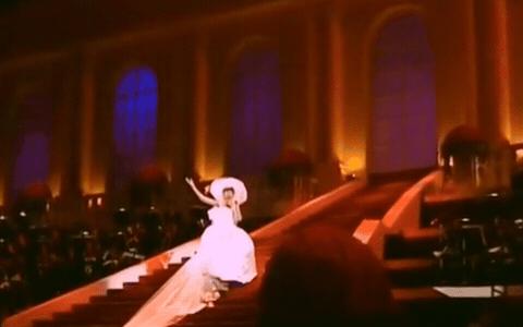Diva nức tiếng showbiz tổ chức 8 đêm concert trước khi ra đi vì ung thư, cả đời nguyện kết hôn với sân khấu  - Ảnh 7.