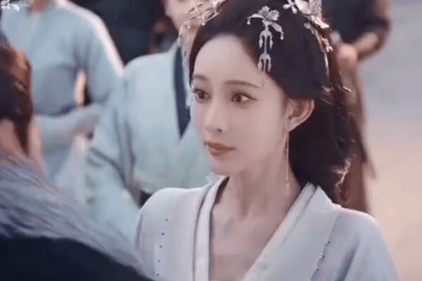 Lần đầu có cặp đôi đóng cha con lại như tình nhân, tất cả là tại ánh mắt không đúng mực của nữ chính- Ảnh 4.