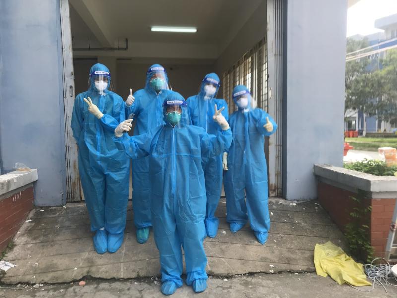 Bác sĩ TP.HCM nghẹn lòng trước tâm nguyện mang theo đôi dép của 1 người mẹ trước lúc qua đời: "Tôi có viết vào cuốn hồi kí Covid, nhưng chưa bao giờ đọc lần 2…”- Ảnh 5.