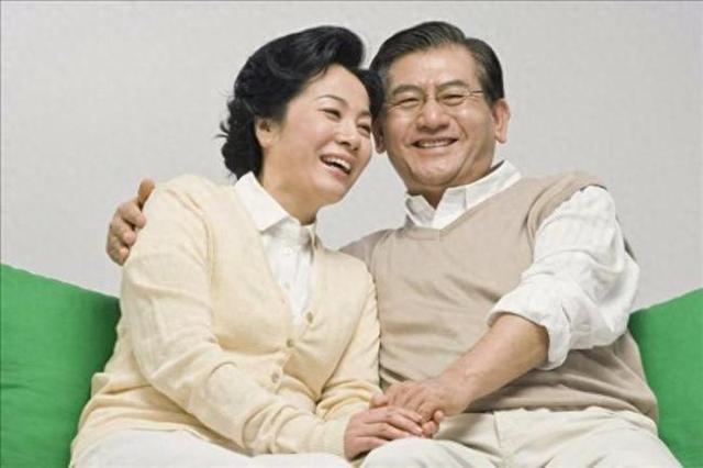Lời khuyên của một phụ nữ 65 tuổi: Ngay cả khi bạn không còn "chuyện vợ chồng" cũng đừng ngủ riêng, lý do liên quan đến cả tính mạng- Ảnh 4.