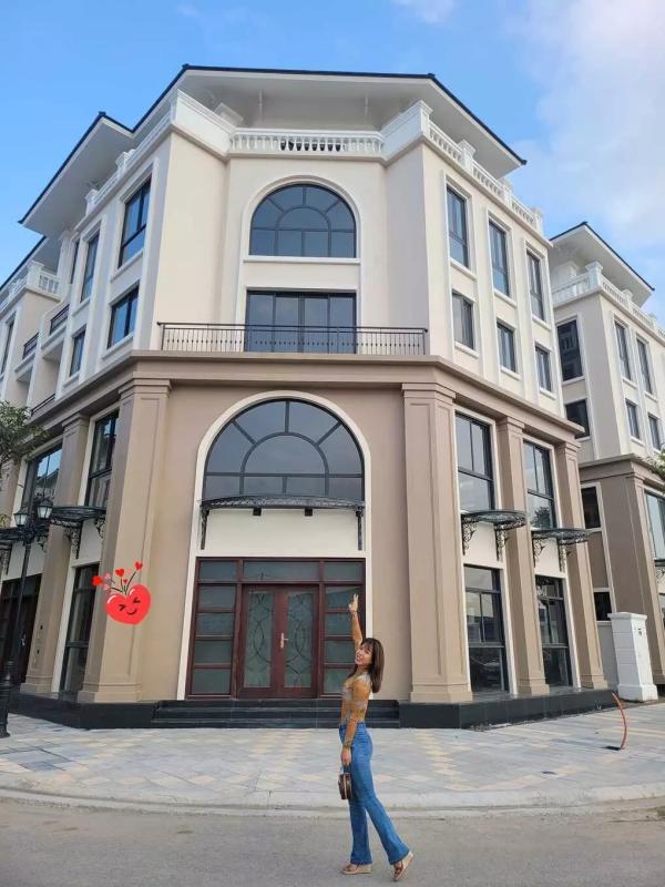 "Nam thần showbiz" sở hữu BĐS bạc tỷ: Bỏ căn hộ tầng cao xuống ở nhà mặt đất, góc nào cũng đẹp lộng lẫy- Ảnh 2.