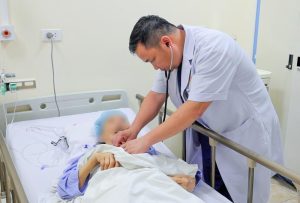 Nghẹt thở giành lại sự sống cho bà N.T.H., 84 tuổi