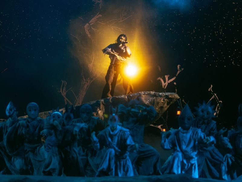 Không thể hết "wow" với ca sĩ này: Làm concert lỗ 3 tỷ, quay MV 5 tiếng mà nghệ tuyệt đối- Ảnh 12.
