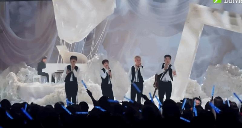Tinh Hà Say Hi vững phong độ, nhạc hay sân khấu đẹp khác gì show hàng tuần Kpop- Ảnh 1.