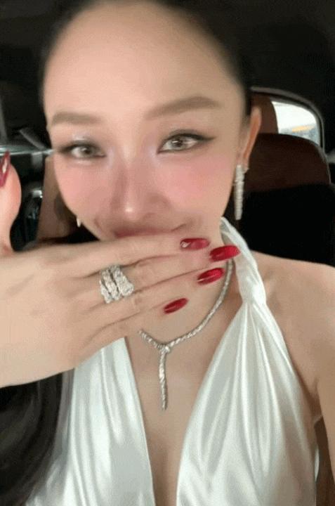 Nam ca sĩ khiến Tóc Tiên “khó nói thành lời”, đẹp trai hát hay mà cứ nhảy thì cả MXH chế "meme"!- Ảnh 5.