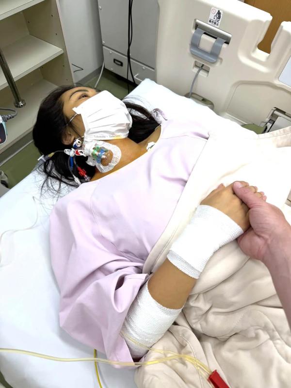 Kỳ nghỉ trăng mật hóa ác mộng: Cô dâu gốc Việt hồi sinh kỳ diệu sau khi rơi vào hôn mê" "Tôi như trở về từ cửa tử" - Ảnh 4.