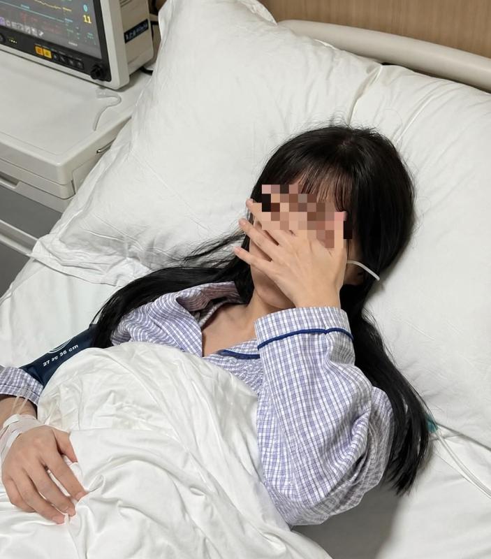 Tưởng ngồi nhiều nên béo bụng, cô gái 19 tuổi phát hoảng khi bác sĩ tìm thấy thứ trú ngụ bên trong - Ảnh 2.