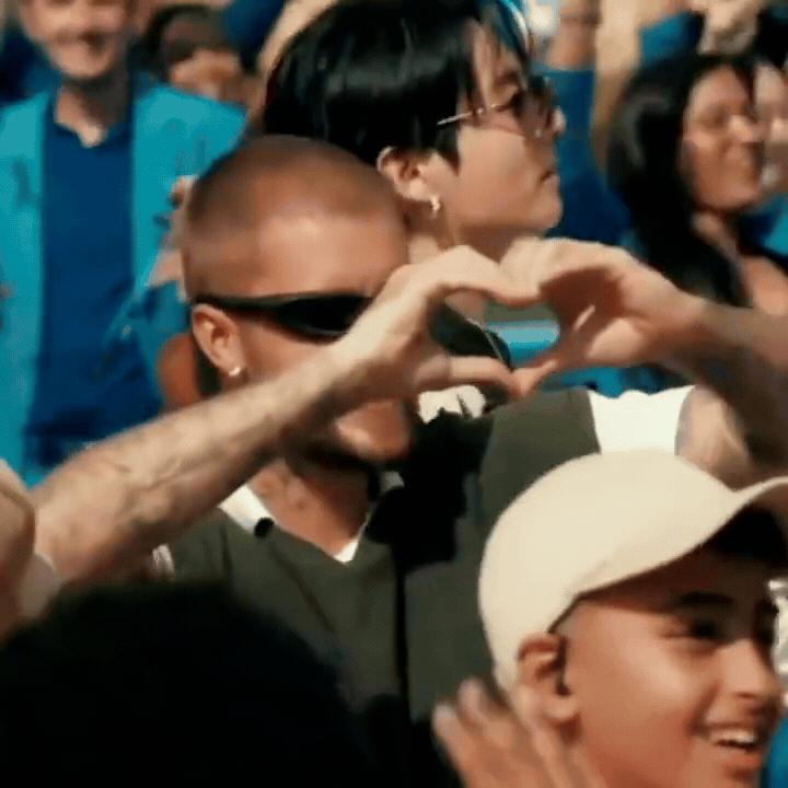 BTS - Justin Bieber chen chúc trên sân khấu World Cup, Jung Kook kiến tạo khung hình mê người thỏa lòng fanboy- Ảnh 6.