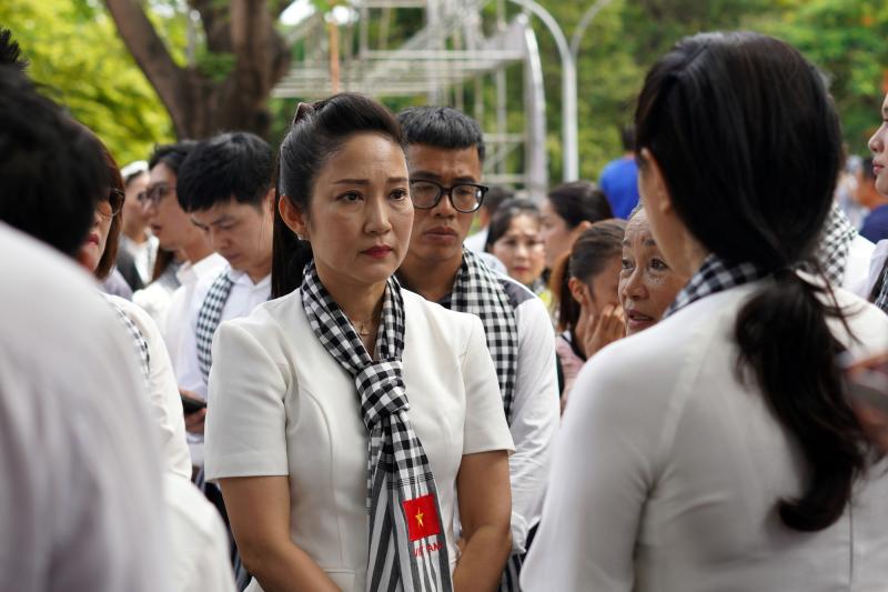 NSND Thanh Thuý, Đức Phúc và nghệ sĩ Việt xúc động tại lễ viếng liệt sĩ tại Công viên Lê Thị Riêng- Ảnh 2.