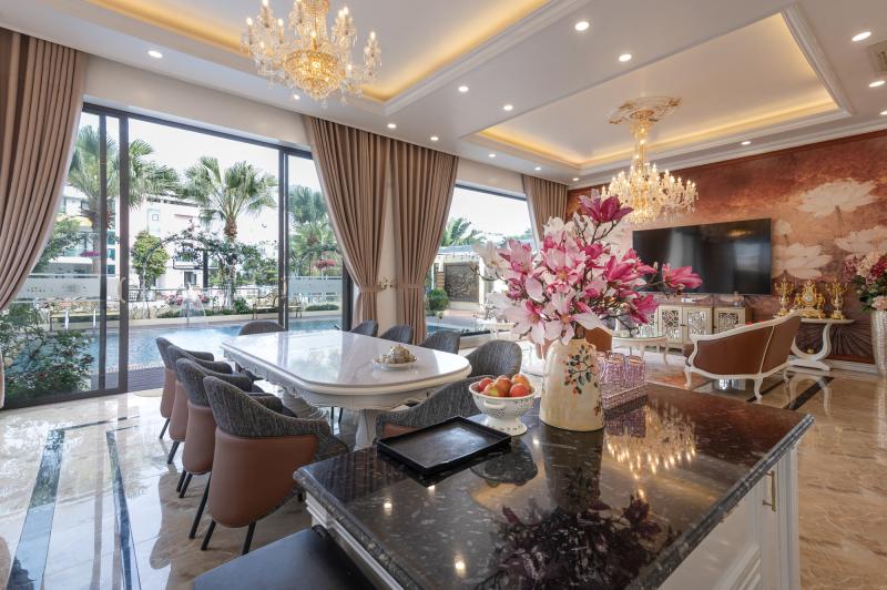 Nữ NSƯT, trưởng khoa thanh nhạc tái hôn với 1 viện trưởng, sở hữu biệt thự 10 phòng ngủ, sống đơn giản- Ảnh 9.