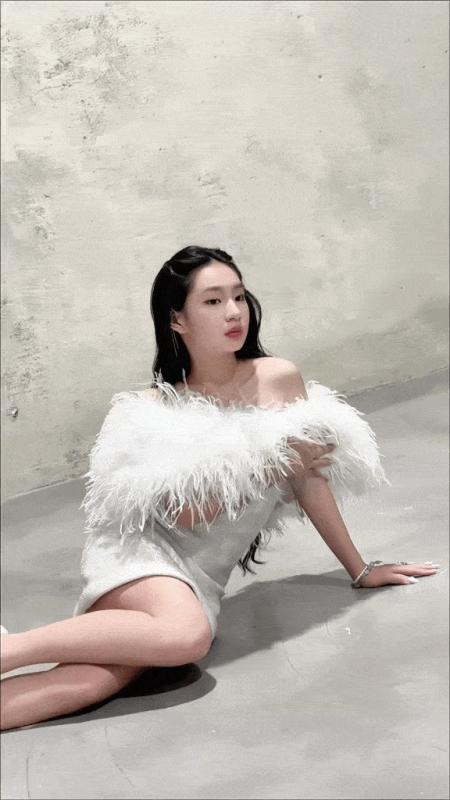 Việt Nam có một “tiểu Lưu Diệc Phi” xinh sang khó cưỡng, mới 13 tuổi đã sở hữu thần thái khó ai bì kịp- Ảnh 1.