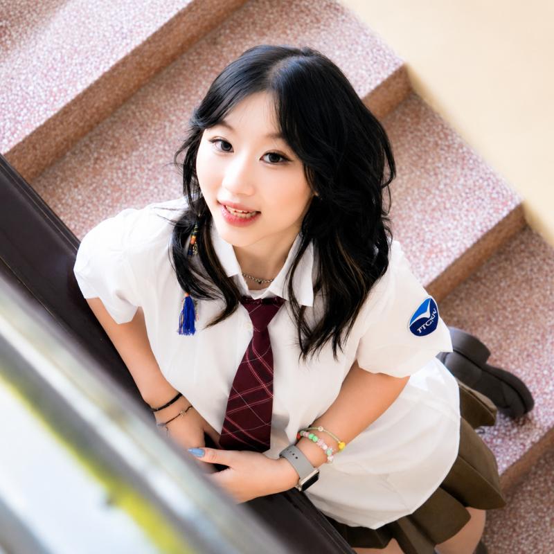 Thủ khoa khối D01 nhận tin vui lúc đang ăn sáng với gia đình ở Bờ Hồ: "Bố đọc điểm trước, mình còn tưởng bố nhìn nhầm" - Ảnh 1.