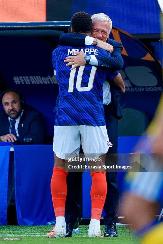HLV Deschamps của Pháp cũng phải "cúi mình thán phục" Mbappe- Ảnh 5.