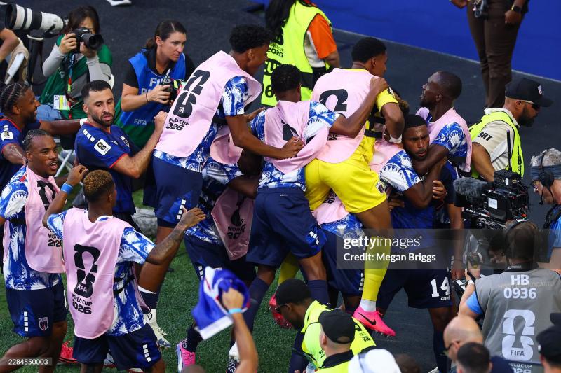 Vỡ oà cảm xúc: Cape Verde có bàn thắng gỡ hòa khiến nhà đương kim vô địch Argentina choáng váng - Ảnh 7.