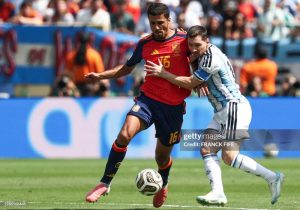 Cách Rodri và thần đồng 19 tuổi khiến Messi "tắt điện", giúp Tây Ban Nha đánh bại Argentina để vô địch World Cup