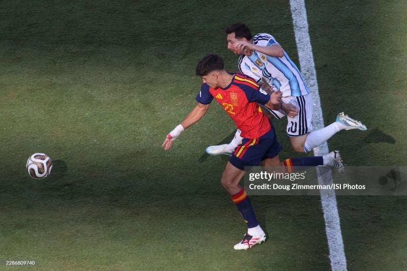 Cách Rodri và thần đồng 19 tuổi khiến Messi "tắt điện", giúp Tây Ban Nha đánh bại Argentina để vô địch World Cup- Ảnh 9.