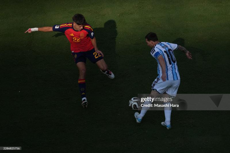 Cách Rodri và thần đồng 19 tuổi khiến Messi "tắt điện", giúp Tây Ban Nha đánh bại Argentina để vô địch World Cup- Ảnh 8.