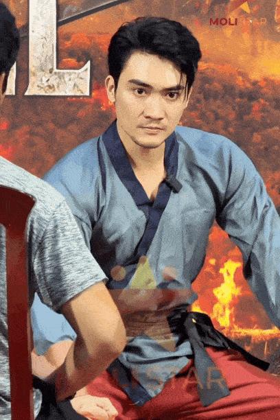 Hết hồn khi thấy mỹ nam Việt trợn trừng mắt đập vỡ ghế, còn tự nhận “tưởng vậy là ngầu”- Ảnh 1.
