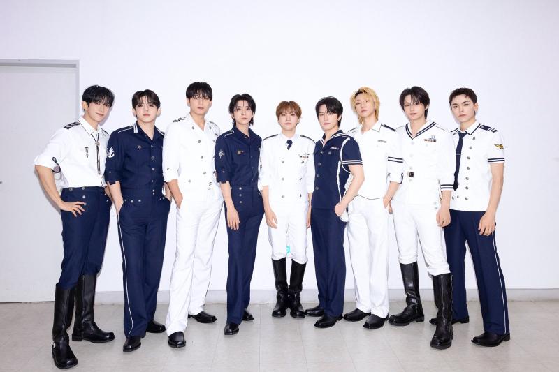 SEVENTEEN gia hạn hợp đồng lần hai với PLEDIS, tiếp tục đồng hành với đầy đủ 13 thành viên - Ảnh 1.