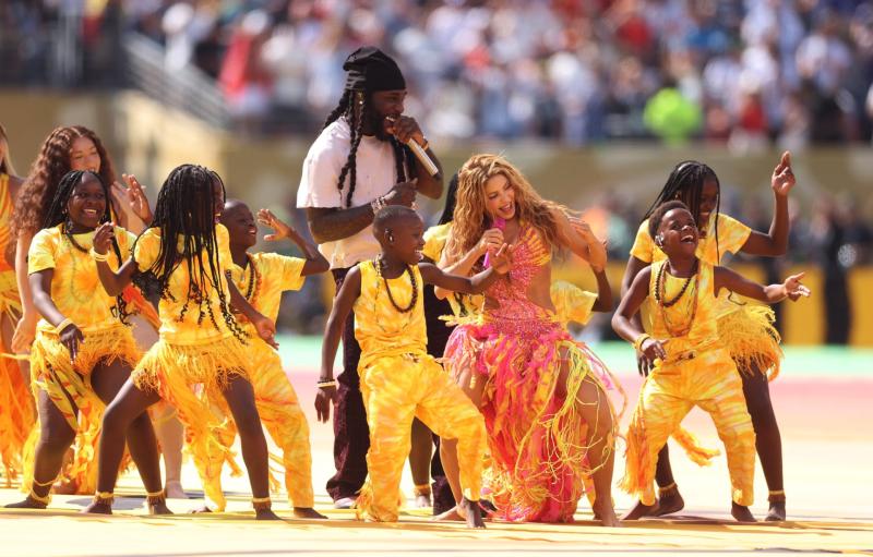 Phía sau 11 phút haftime show gây bão World Cup 2026: 5 phút trải bạt khổng lồ, cả trăm người chạy hồng hộc tiêu tốn 7 tỷ đồng- Ảnh 8.