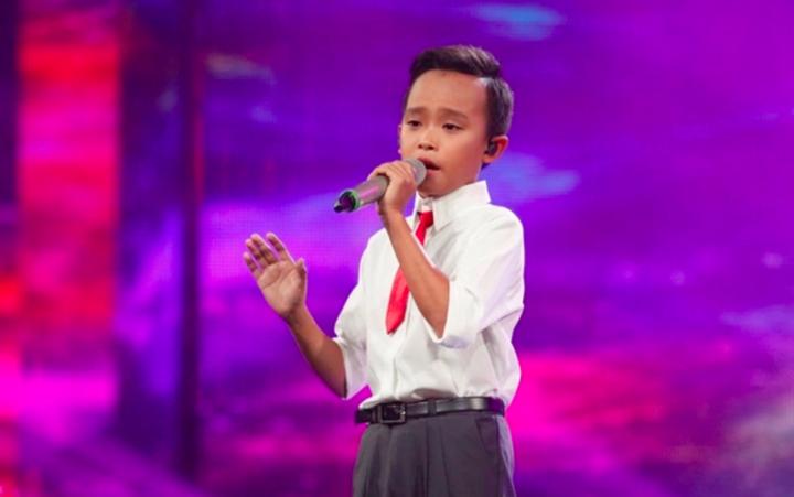 Cậu bé hát đám cưới từng gây sốt truyền hình, giờ đắt show, có nhà riêng tuổi 23- Ảnh 1.