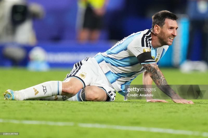 Lý do Messi và ĐT Argentina đeo băng tang trong trận thắng 3-1 Thuỵ Sĩ - Ảnh 3.