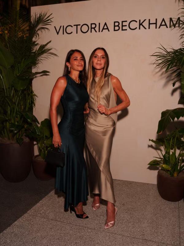 Khung hình quyền lực nhất làng WAGs thế giới: Vợ Messi đọ sắc cùng Victoria Beckham, khí chất sang - xịn khó ai bì kịp!- Ảnh 3.