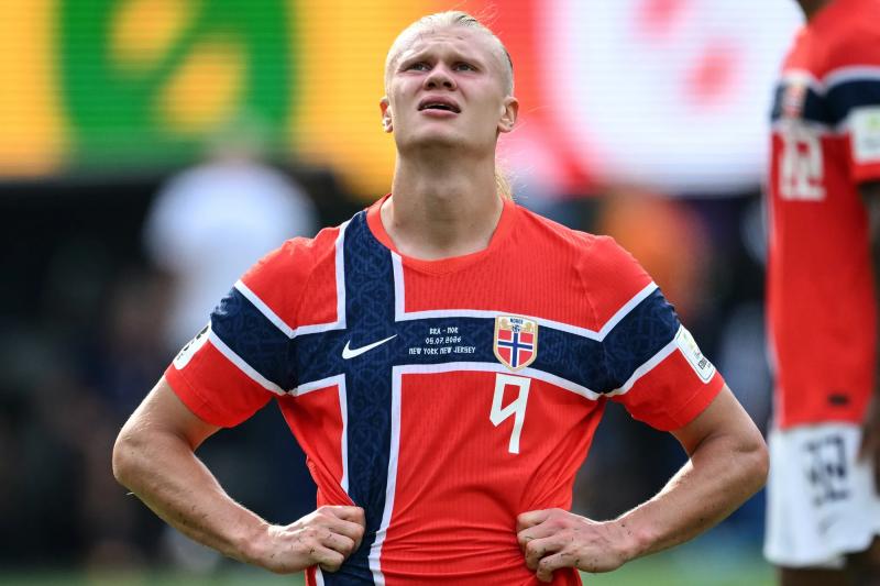 Erling Haaland nhận tin dữ, nhiều cầu thủ Na Uy đổ bệnh chỉ vài ngày trước trận tứ kết World Cup gặp tuyển Anh- Ảnh 1.