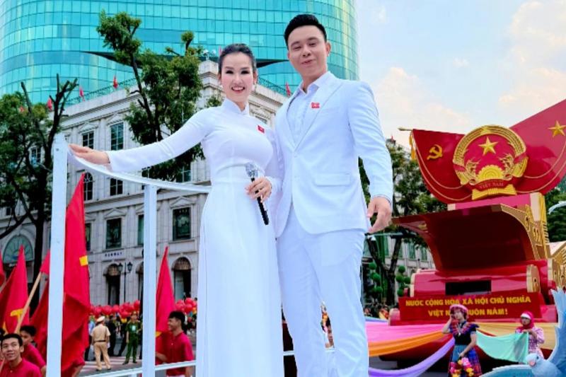 Nam ca sĩ Việt gánh nợ 28 tỷ cho mẹ, 10 năm đi hát đổi đời nhờ hát ca khúc 10 tỷ view tại Đại lễ A50- Ảnh 2.