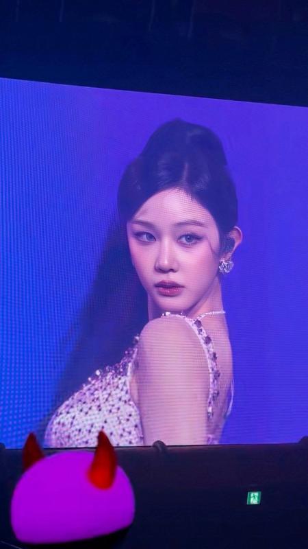 Nhan sắc đẹp như tranh vẽ của tiểu thư showbiz, camera cận mặt cũng phải "đầu hàng" - Ảnh 12.