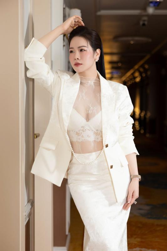 Nữ ca sĩ quê Thanh Hóa giàu "nứt đố đổ vách" nhờ bán cà phê, hit chưa chắc thuộc nhưng nhắc tên ai cũng biết- Ảnh 11.