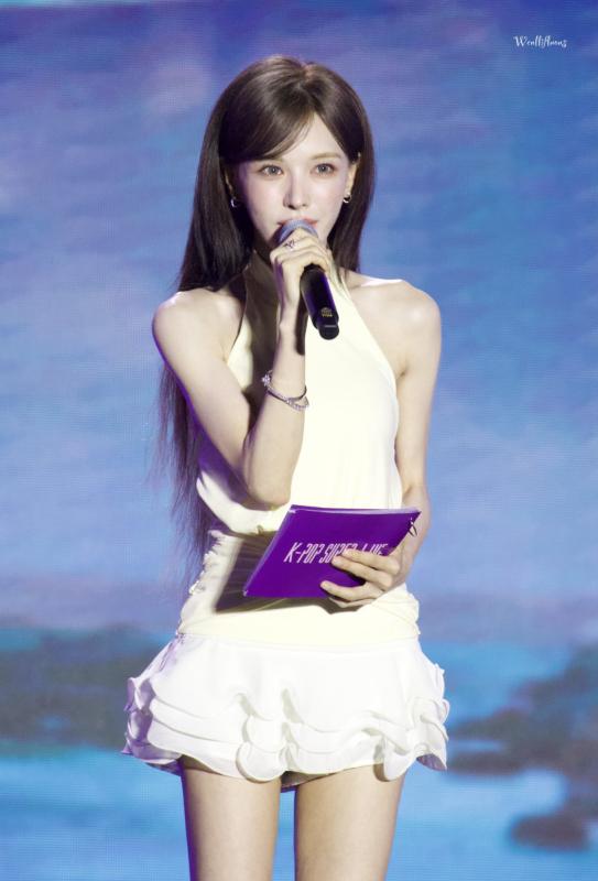 Mỹ nhân "học bá" bậc nhất showbiz gầy guộc bất thường, nhan sắc thay đổi không nhận ra- Ảnh 1.