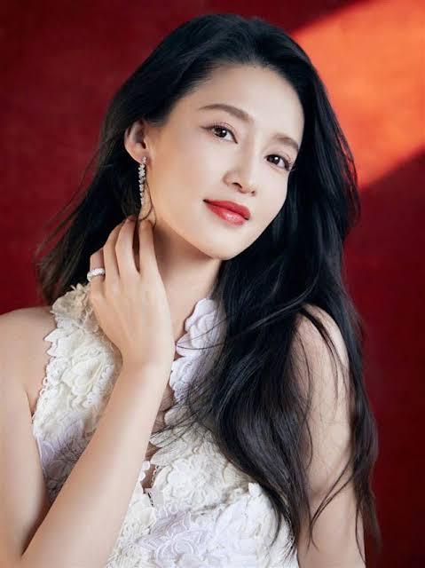 Lộ diện mỹ nhân là Nữ thần Kim Ưng 2026: Đóa bạch trà đẹp nhất vườn hoa, visual chả kém Lưu Diệc Phi- Ảnh 6.