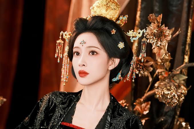 Nói về một màu thì mỹ nhân này vô địch showbiz: Makeup “4000 phim như 1”, đến miếng độn vai cũng dùng đi dùng lại- Ảnh 5.