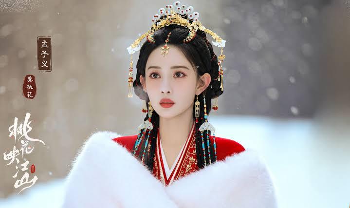Nói về một màu thì mỹ nhân này vô địch showbiz: Makeup “4000 phim như 1”, đến miếng độn vai cũng dùng đi dùng lại- Ảnh 6.