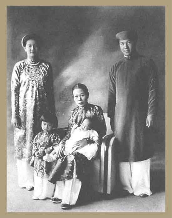 Giải mã poster Hoàng Hậu Cuối Cùng: Ánh mắt của Tăng Thanh Hà hé lộ bi kịch, đến con búp bê cũng đầy ẩn ý- Ảnh 3.