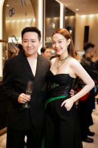 Tuyệt sắc giai nhân khiến Trấn Thành răm rắp nghe lời: Đang ngủ vẫn bị gọi đi đóng phim, qua cười một cái rồi về