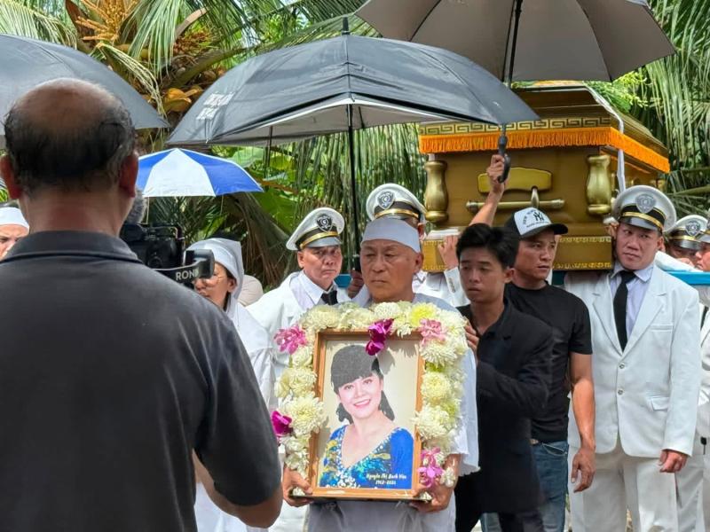 Võ Hạ Trâm xót xa khi NSND Tạ Minh Tâm bật khóc thốt lên: "Trái tim của tôi như tan vỡ"- Ảnh 2.