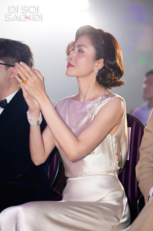 Hành động giữa sân khấu rõ thái độ Tăng Thanh Hà với nam diễn viên điển trai kém 11 tuổi- Ảnh 4.