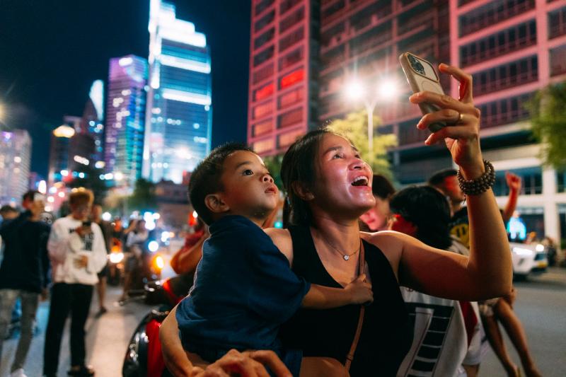 Tối nay, pháo hoa rực sáng bầu trời Thành phố Hồ Chí Minh, kỷ niệm 50 năm thành phố mang tên Bác - Ảnh 5.