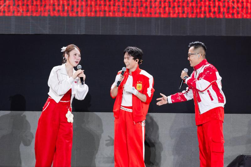Dàn sao Việt fan Messi bùng nổ trước Chung kết World Cup: HURRYKNG mặc áo số 10 đi diễn, Bùi Công Nam công khai tỏ tình - Ảnh 6.