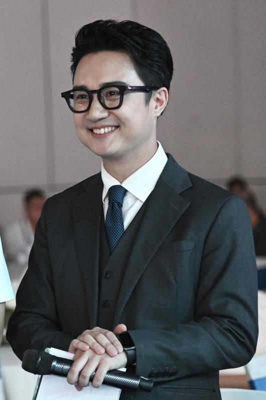 Hương Giang mặc váy xuyên thấu đọ sắc với dàn mỹ nhân "vũ trụ VFC" tại Hội nghị KOL và Lễ ra mắt CLB Niềm tin số Thủ đô- Ảnh 14.