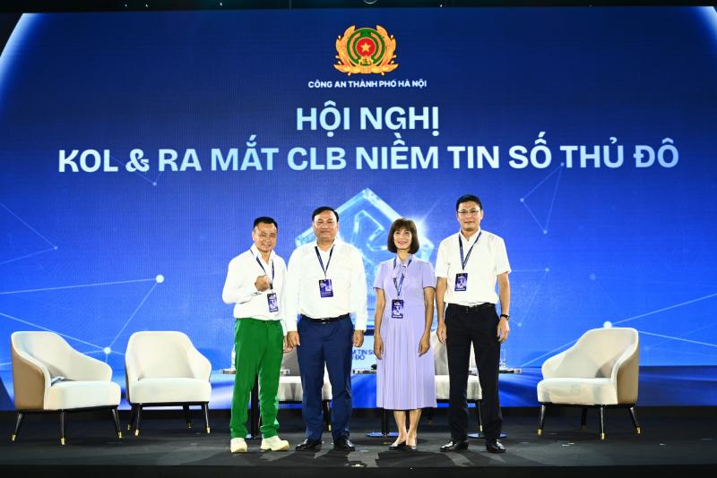 Ngô Lan Hương lên đồ lộng lẫy, cùng dàn nghệ sĩ khuấy động Hội nghị KOL và Lễ ra mắt Câu lạc bộ Niềm tin số Thủ đô- Ảnh 11.