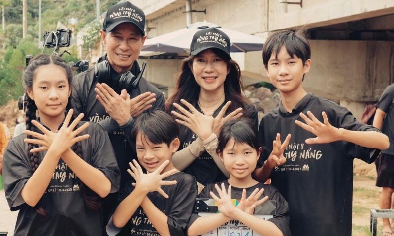 Việt Nam có một “tiểu Lưu Diệc Phi” xinh sang khó cưỡng, mới 13 tuổi đã sở hữu thần thái khó ai bì kịp- Ảnh 3.