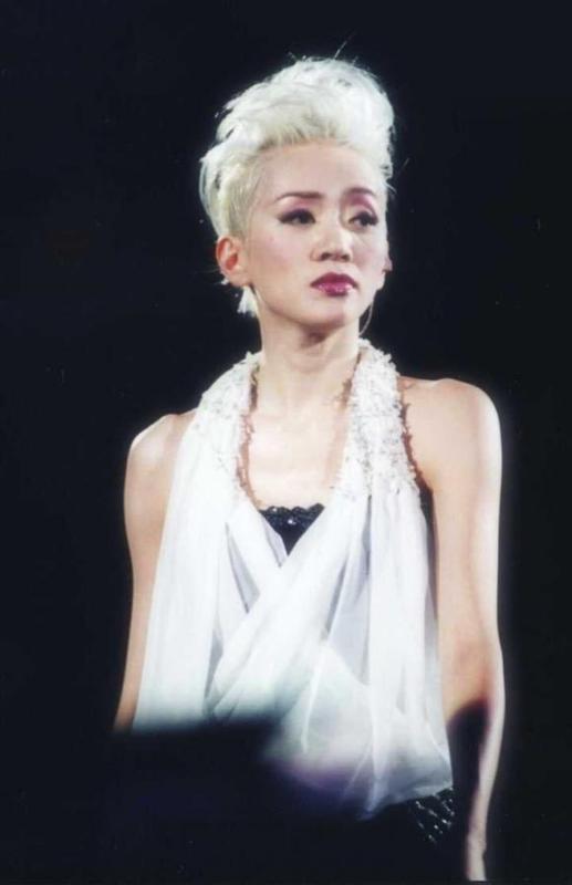 Diva nức tiếng showbiz tổ chức 8 đêm concert trước khi ra đi vì ung thư, cả đời nguyện kết hôn với sân khấu  - Ảnh 15.